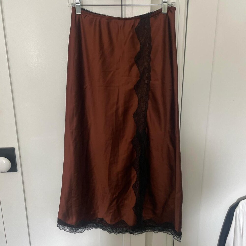 Burgundy midi satin skirt with lace trim